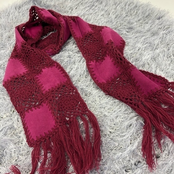 Boho Women’s O/S Purple Crochet Suede Whip Stitch Winter Fringe Patch Scarf - Picture 10 of 10